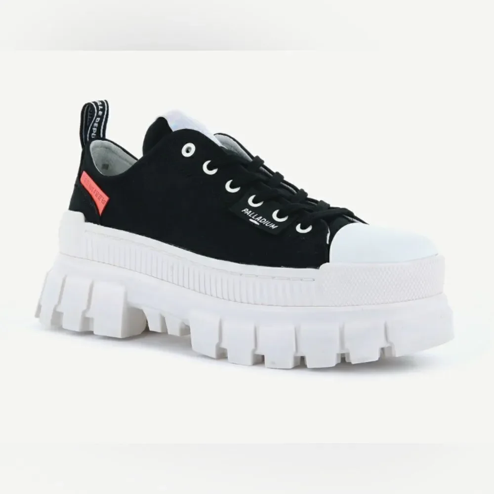 NIB Palladium Women’s Revolt Lo TX Black White Chunky Sole Sneaker Shoe - Size 8
